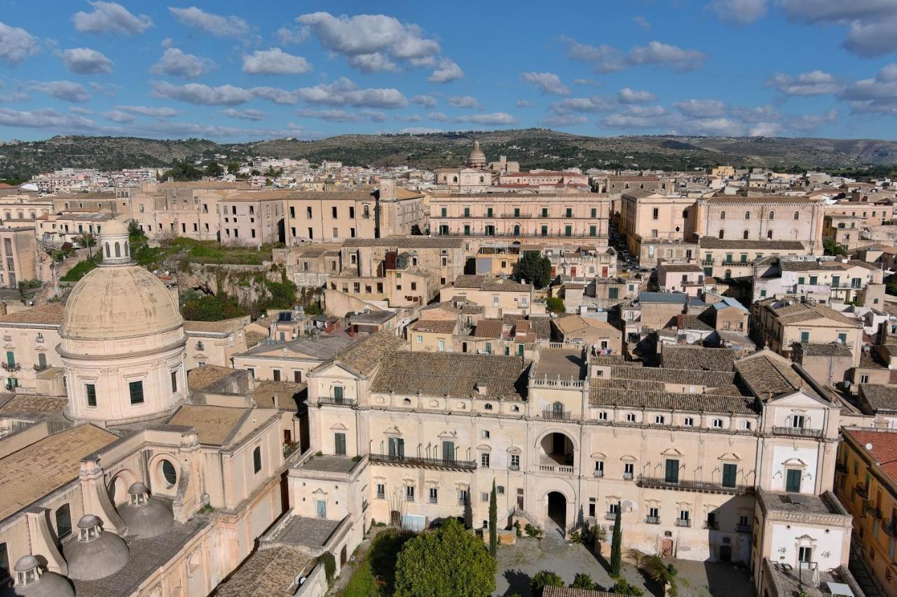 Palazzo Trigona Dependance Hotel Noto Exterior foto