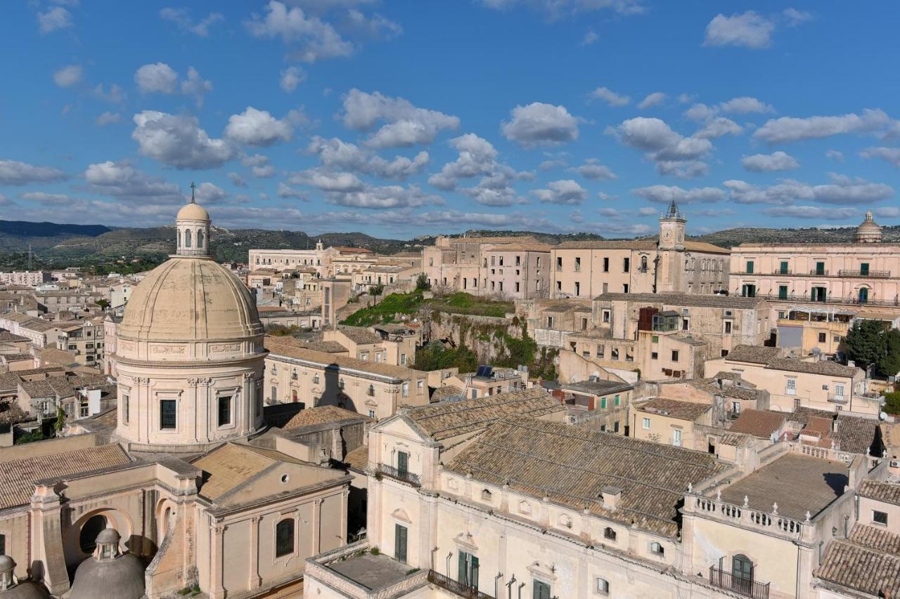 Palazzo Trigona Dependance Hotel Noto Exterior foto
