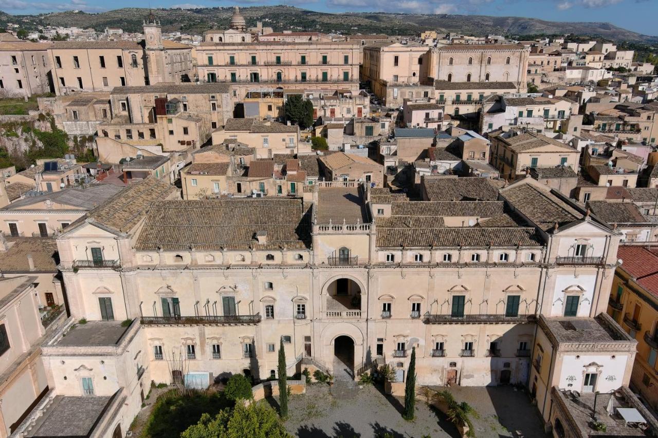 Palazzo Trigona Dependance Hotel Noto Exterior foto