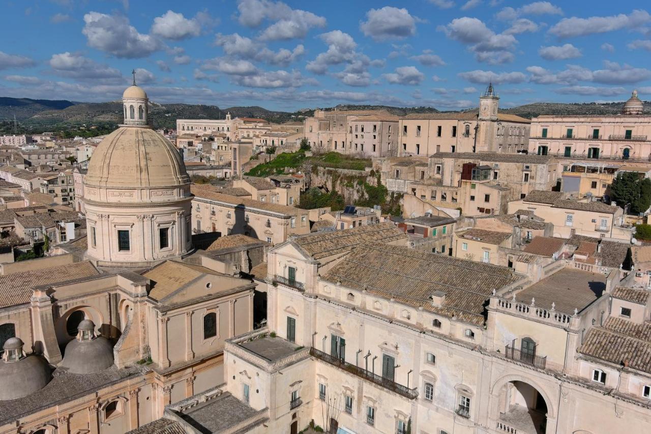 Palazzo Trigona Dependance Hotel Noto Exterior foto