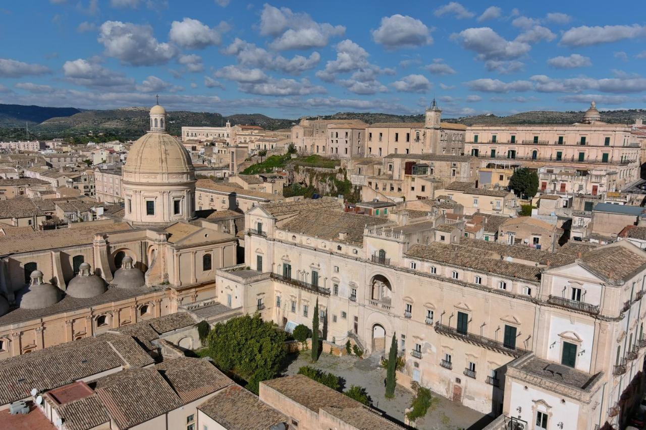 Palazzo Trigona Dependance Hotel Noto Exterior foto