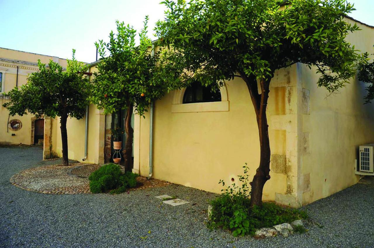 Palazzo Trigona Dependance Hotel Noto Exterior foto